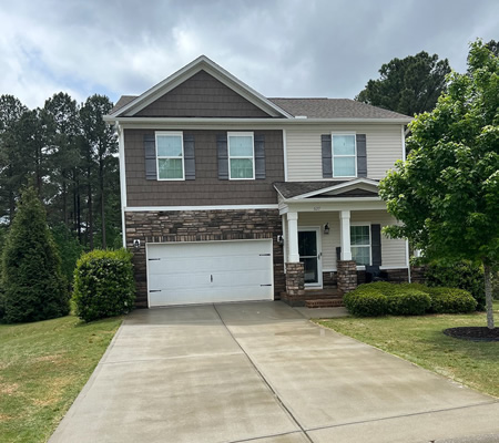 Why Summer Is the Best Time to Pressure Wash Your Greenville Home Thumbnail