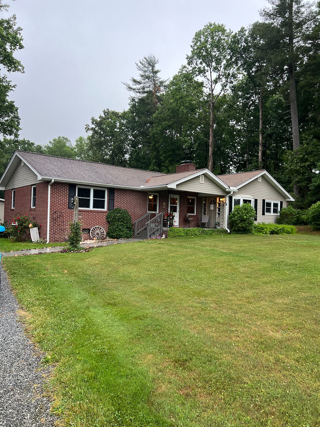 Residential Window Cleaning Project in Hendersonville, NC Thumbnail