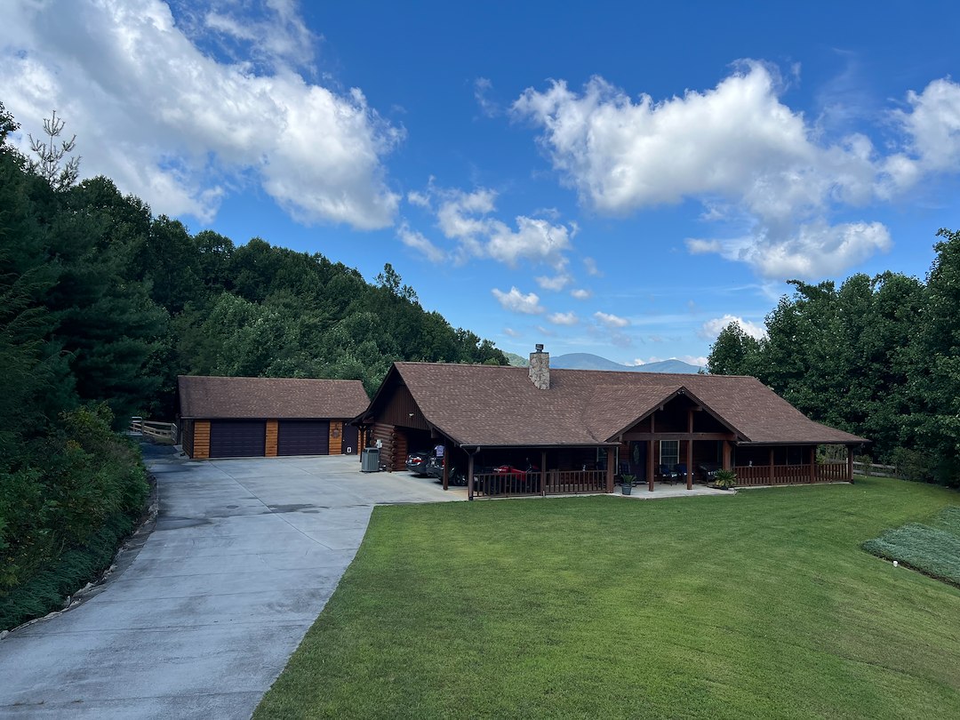 Roof Washing in Hendersonville, NC Thumbnail