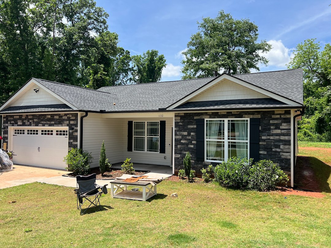 Red Clay Stain Removal and Exterior House Washing in Wellford, SC (1)